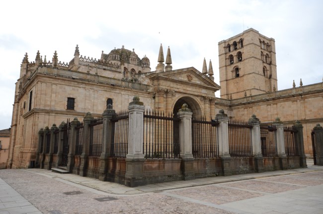 Zamora Catedral exterior