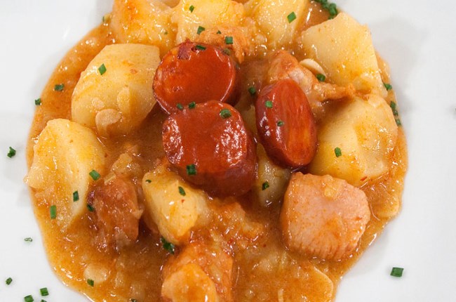 Patatas guisadas con chorizo