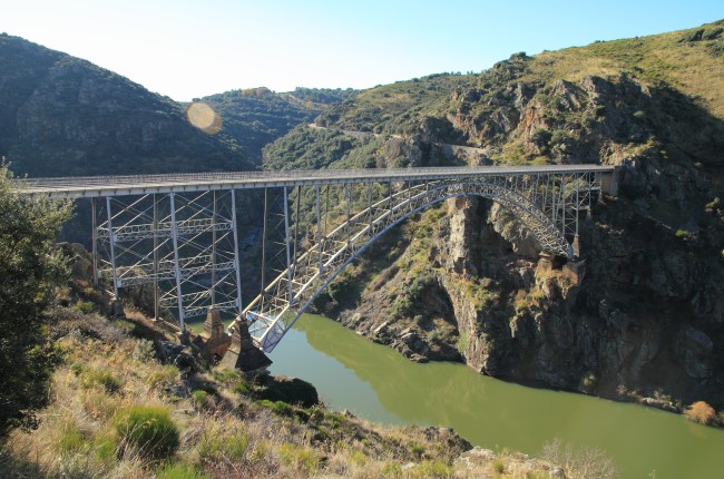 Puente de Requejo río Duero