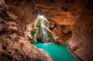 Ruta a la Cascada de Bercolón, una maravilla escondida en una cueva