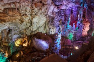 Cuevas del Canelobre: Horario, Precios y Cómo Llegar