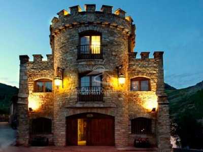 Castillo de Piedrasecha y Hotel Santa Lucia