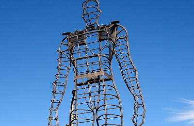 Escultura El Hombre del Milenio