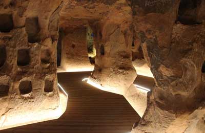 Cueva de los Cien Pilares