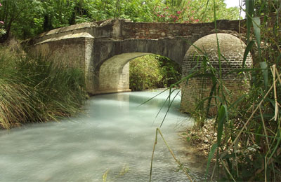 Puente romano de los baños
