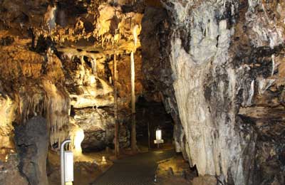 Cueva de los Enebralejos